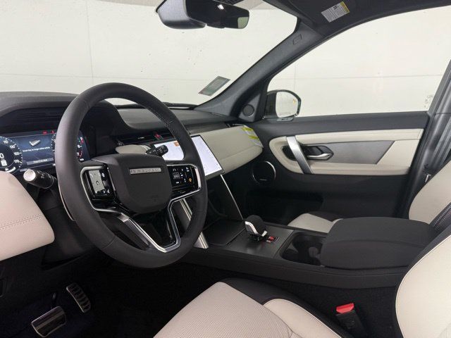 Used 2026 Land Rover Discovery Sport Landmark AWD/4WD image 15