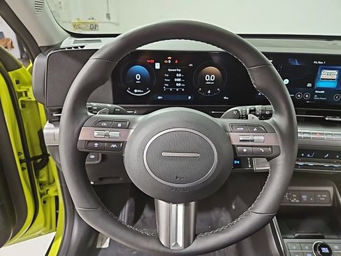 Used 2025 Hyundai Kona Limited image 16