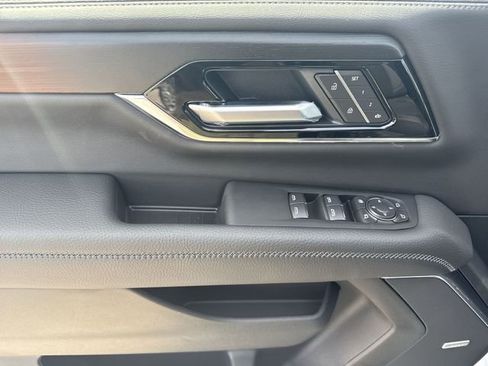 New 2026 GMC Yukon Denali w/ Denali Reserve Package AWD/4WD image 13