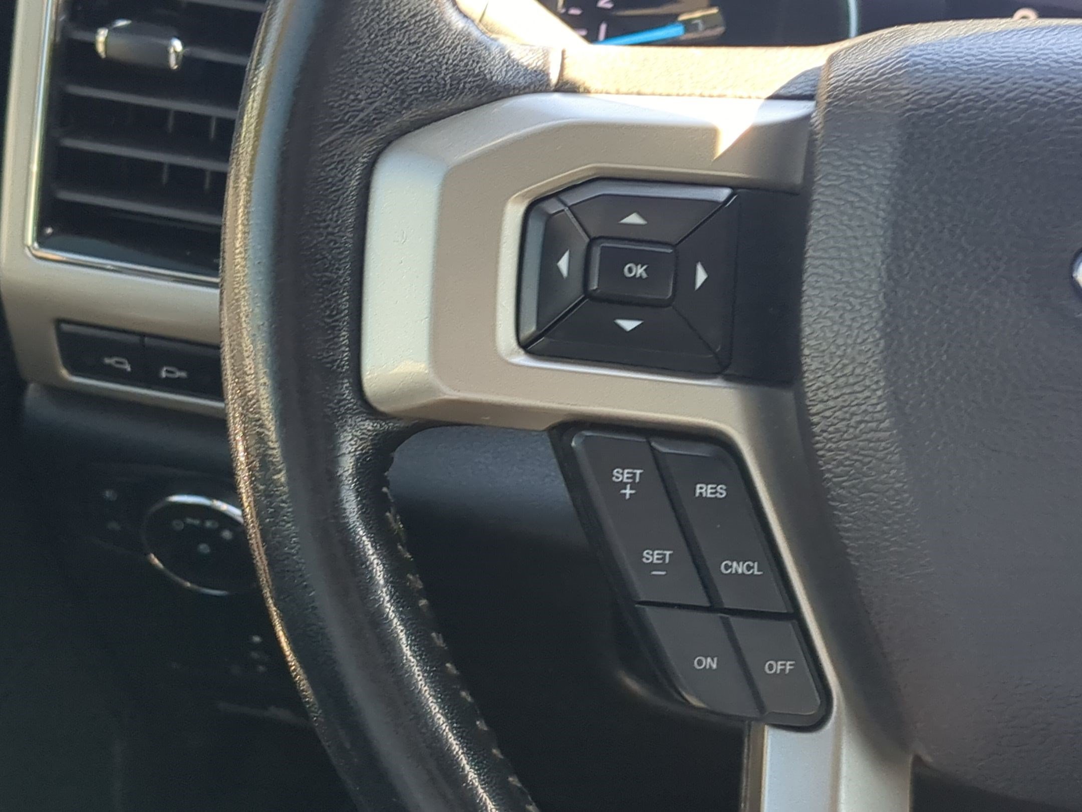 Used 2020 Ford F250 Lariat w/ Lariat Value Package AWD/4WD image 19