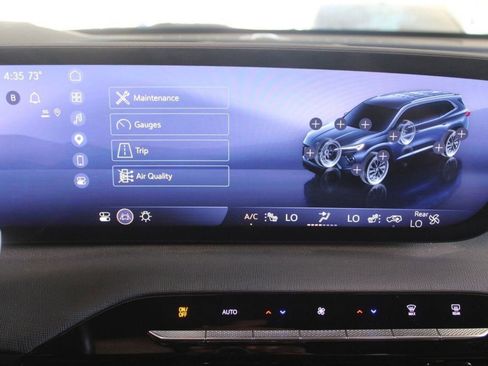 Used 2025 Buick Enclave Sport Touring FWD image 27