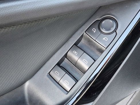 Used 2025 Chevrolet Equinox LT image 14