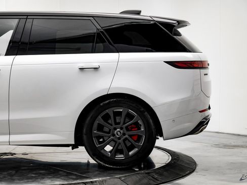 Used 2025 Land Rover Range Rover Sport Dynamic SE image 7