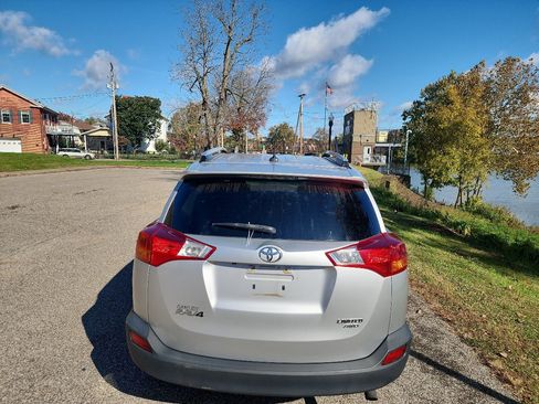 Used 2015 Toyota RAV4 Limited image 4