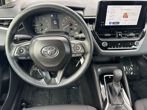 Used 2025 Toyota Corolla LE image 13