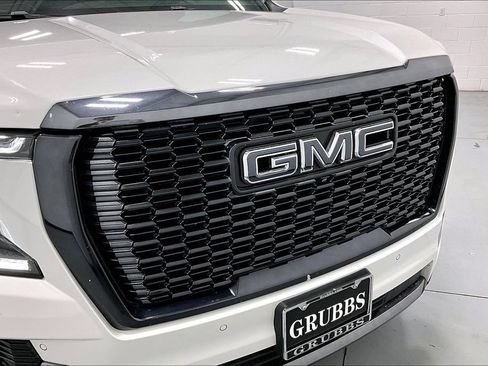 Used 2023 GMC Yukon XL Denali Ultimate AWD/4WD image 35