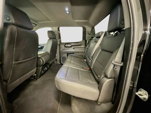 Used 2025 GMC Sierra 1500 SLT AWD/4WD image 29