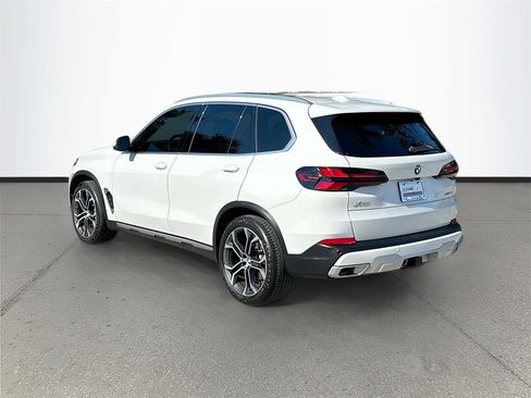 Used 2024 BMW X5 sDrive40i w/ Premium Package image 5