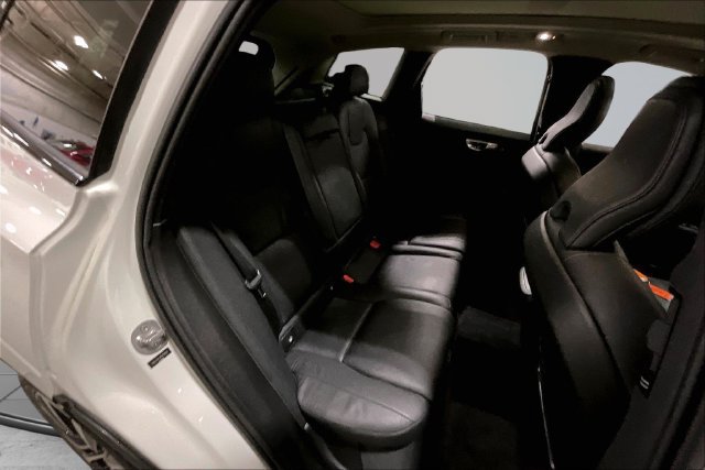 Certified 2024 Volvo XC60 B5 Plus w/ Protection Package Premier AWD/4WD image 30