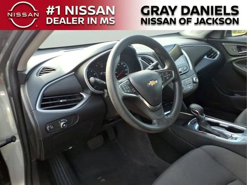Used 2024 Chevrolet Malibu LT FWD image 9