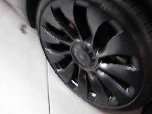 Used 2022 Tesla Model Y Performance image 55