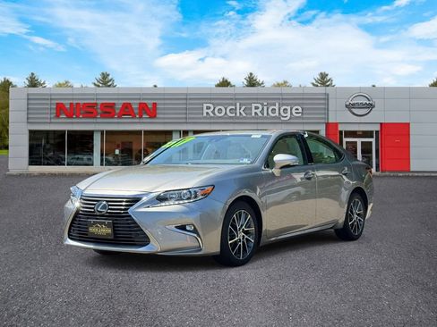 Used 2017 Lexus ES 350 w/ Navigation System Package FWD image 2