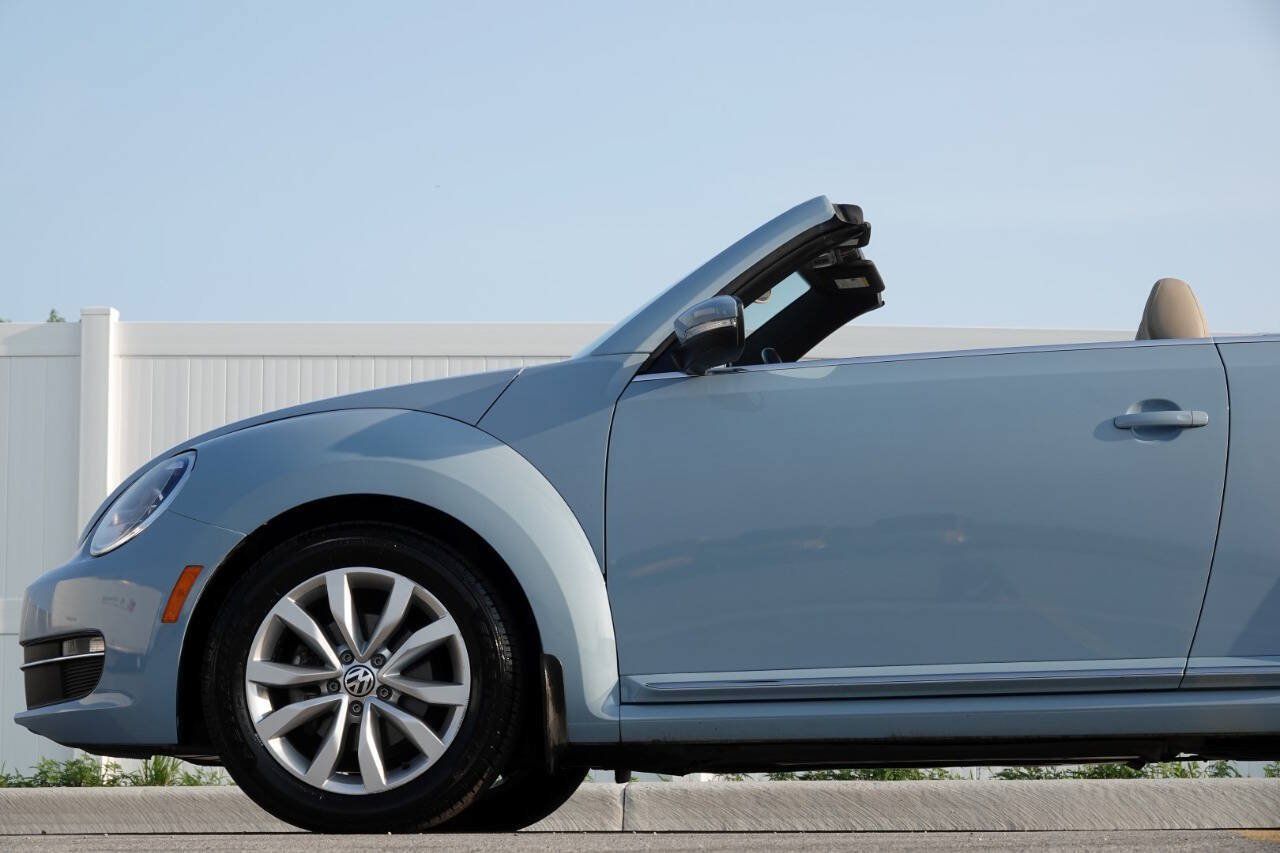 Used 2014 Volkswagen Beetle TDI FWD image 14