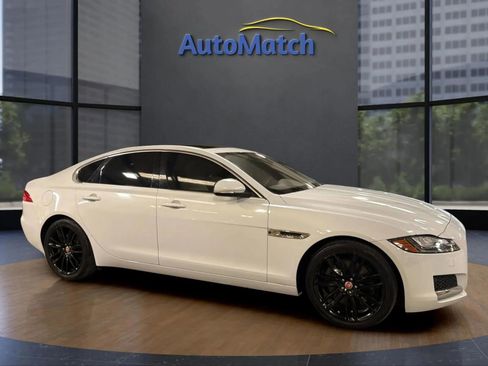 Used 2016 Jaguar XF Prestige image 13