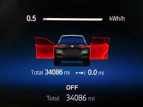 Certified 2023 BMW iX xDrive50 image 31