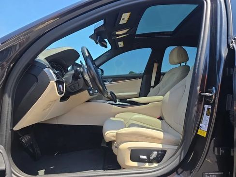 Used 2019 BMW 530i w/ Convenience Package RWD image 14