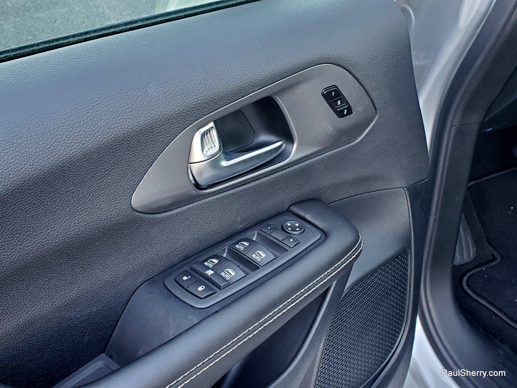 New 2026 Chrysler Pacifica Select w/ S Appearance Package FWD image 22