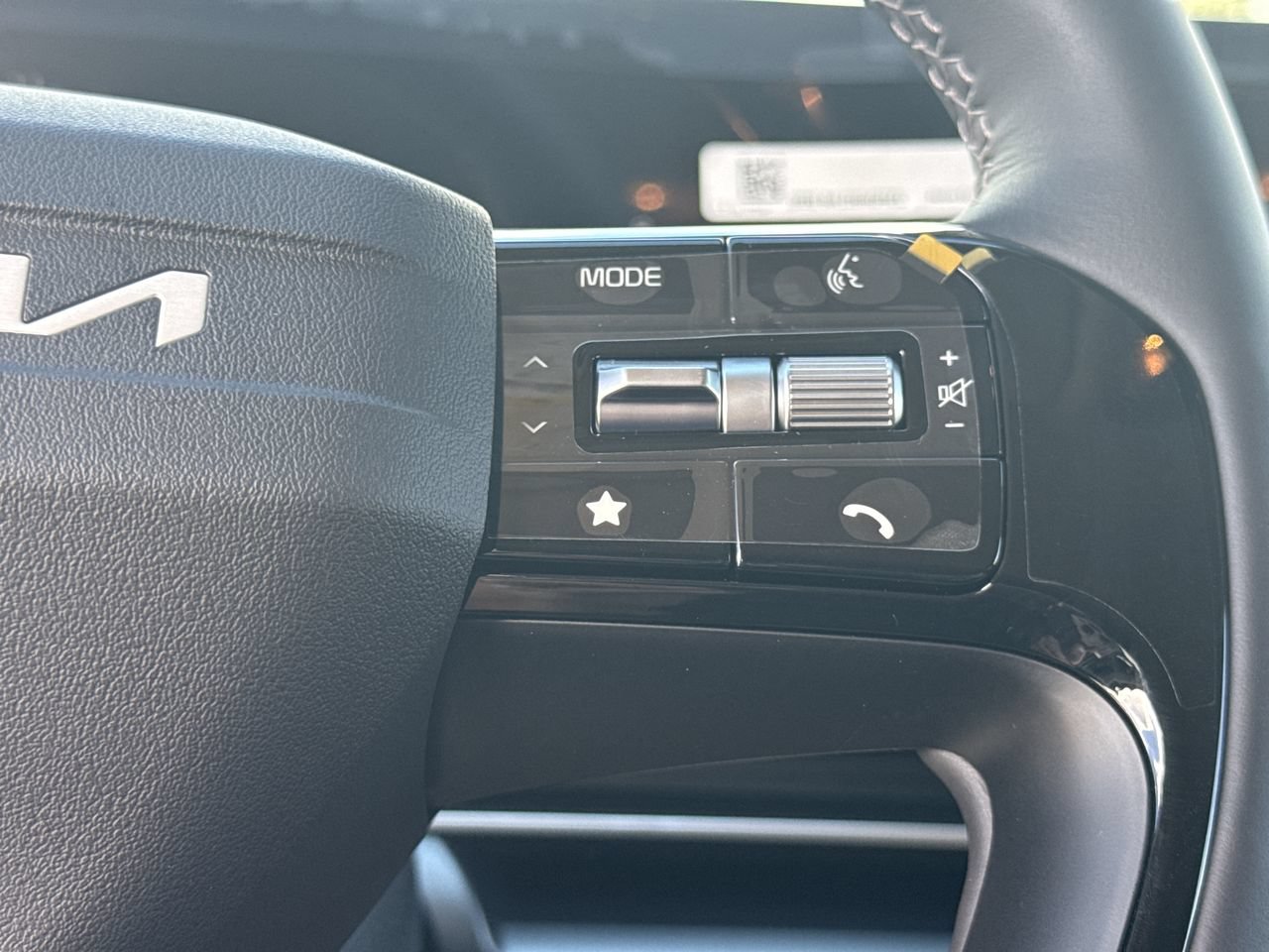 New 2027 Kia Carnival LX FWD image 18