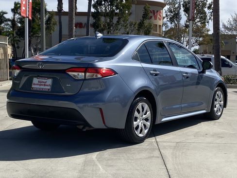 Certified 2025 Toyota Corolla LE image 3