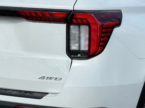 New 2026 Ford Explorer Active w/ Active Comfort Package image 7