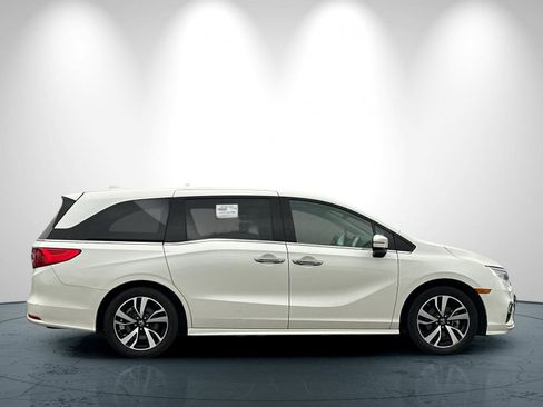 Used 2019 Honda Odyssey Elite image 3
