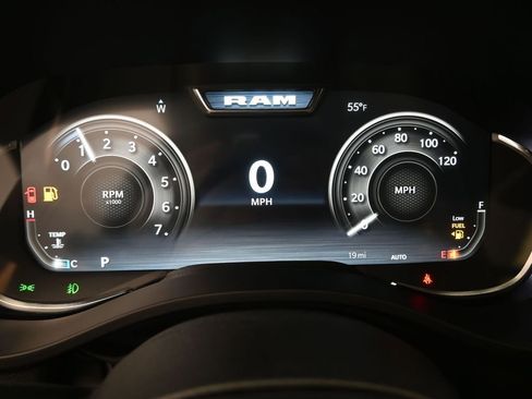 New 2026 RAM 1500 2WD Crew Cab image 7