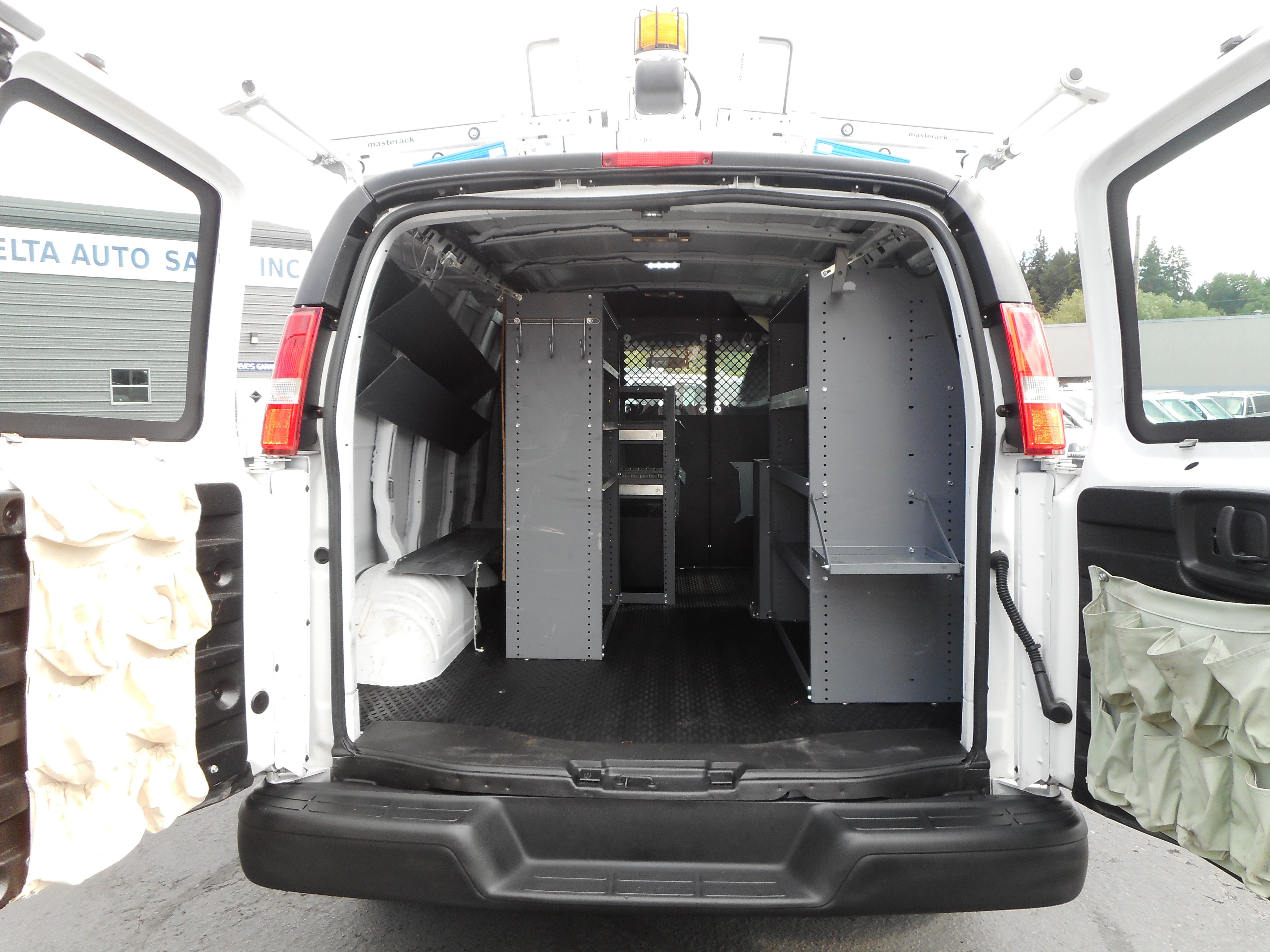 Used 2016 Chevrolet Express 2500 RWD image 16