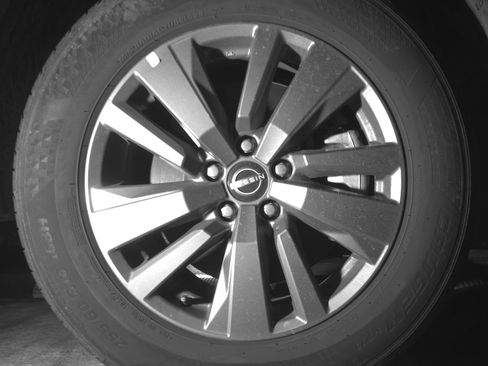 Used 2025 Nissan Pathfinder SV image 13