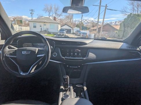 Used 2021 Cadillac XT6 Luxury image 7