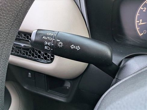 Used 2023 Honda HR-V LX image 13