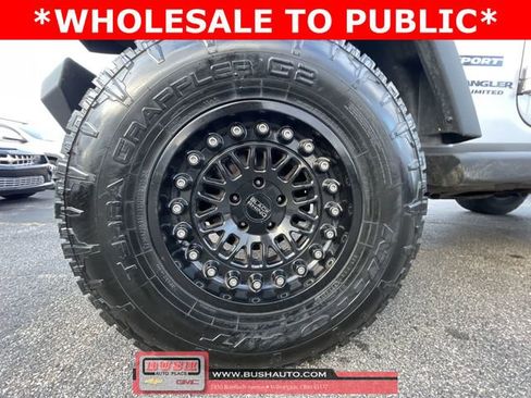 Used 2010 Jeep Wrangler Unlimited Sport image 29