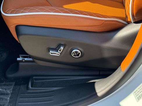 New 2026 Chrysler Pacifica Pinnacle image 15