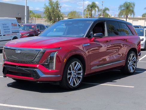 Used 2026 Cadillac Vistiq Platinum image 5