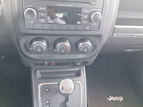 Used 2016 Jeep Patriot Sport FWD image 3