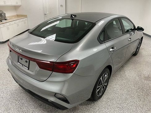 Used 2023 Kia Forte LXS image 5