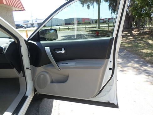 Used 2015 Nissan Rogue S w/ Convenience Package FWD image 8