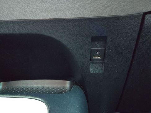 Used 2020 Toyota Corolla LE image 20