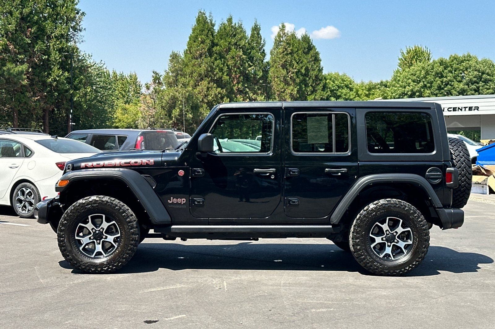 Used 2021 Jeep Wrangler Unlimited Rubicon w/ Cold Weather Group AWD/4WD image 7