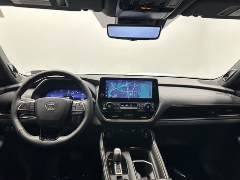 Used 2025 Toyota Grand Highlander AWD Hybrid image 20