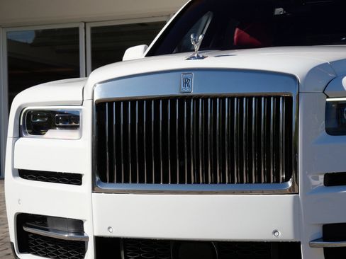Used 2022 Rolls-Royce Cullinan w/ Cullinan Package image 7