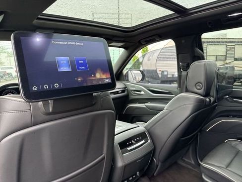 Used 2023 Cadillac Escalade Sport AWD/4WD image 28