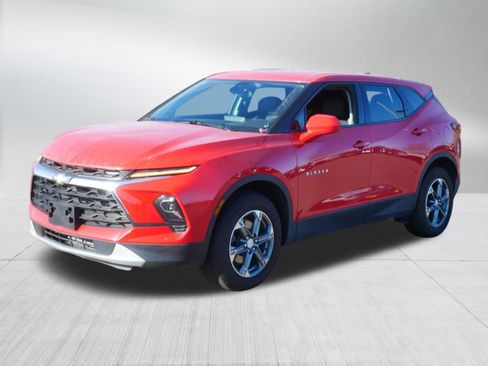 Used 2023 Chevrolet Blazer LT image 3