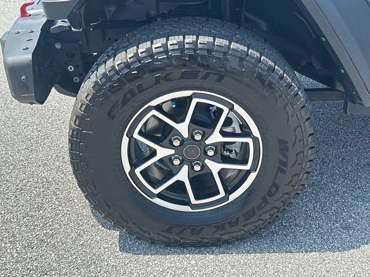 Used 2025 Jeep Gladiator Rubicon AWD/4WD image 11