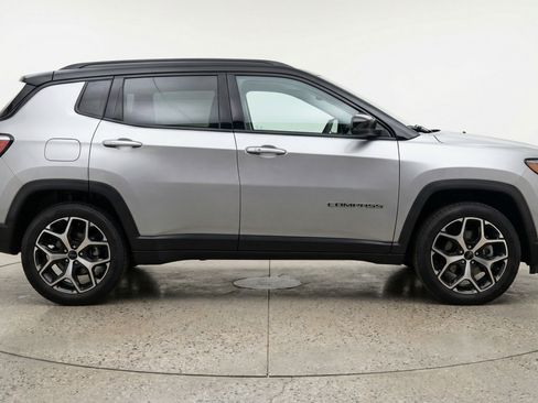 Used 2025 Jeep Compass Limited AWD/4WD image 11