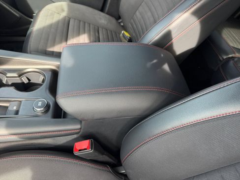 Used 2025 Ford Explorer ST-Line w/ ST-Line Street Pack image 14