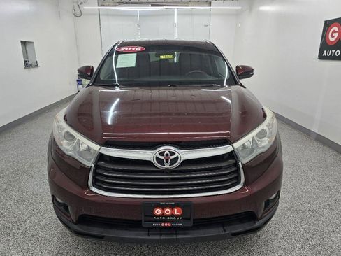 Used 2016 Toyota Highlander Plus FWD image 3