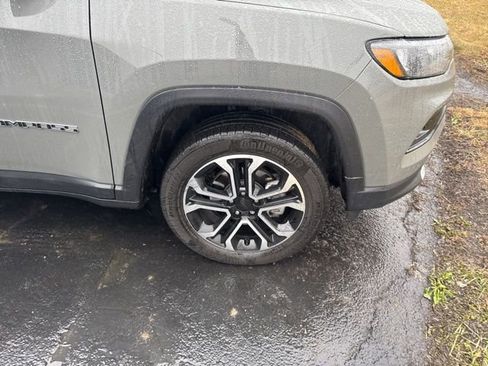 Used 2022 Jeep Compass Limited image 9