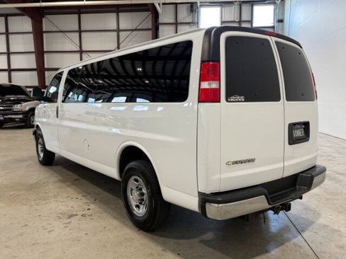 Used 2021 Chevrolet Express 3500 LT w/ LT Preferred Equipment Group RWD image 8
