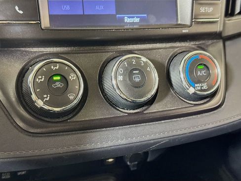 Used 2017 Toyota RAV4 LE AWD/4WD image 13