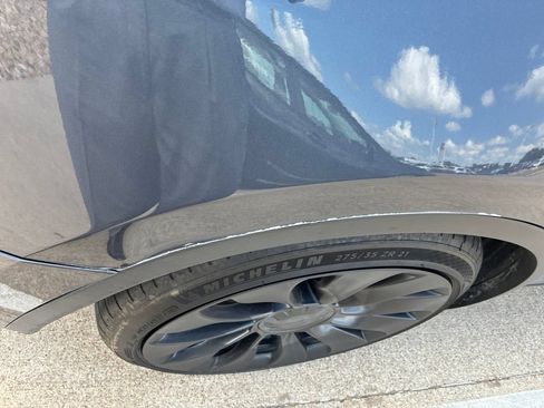 Used 2022 Tesla Model Y Performance AWD/4WD image 3
